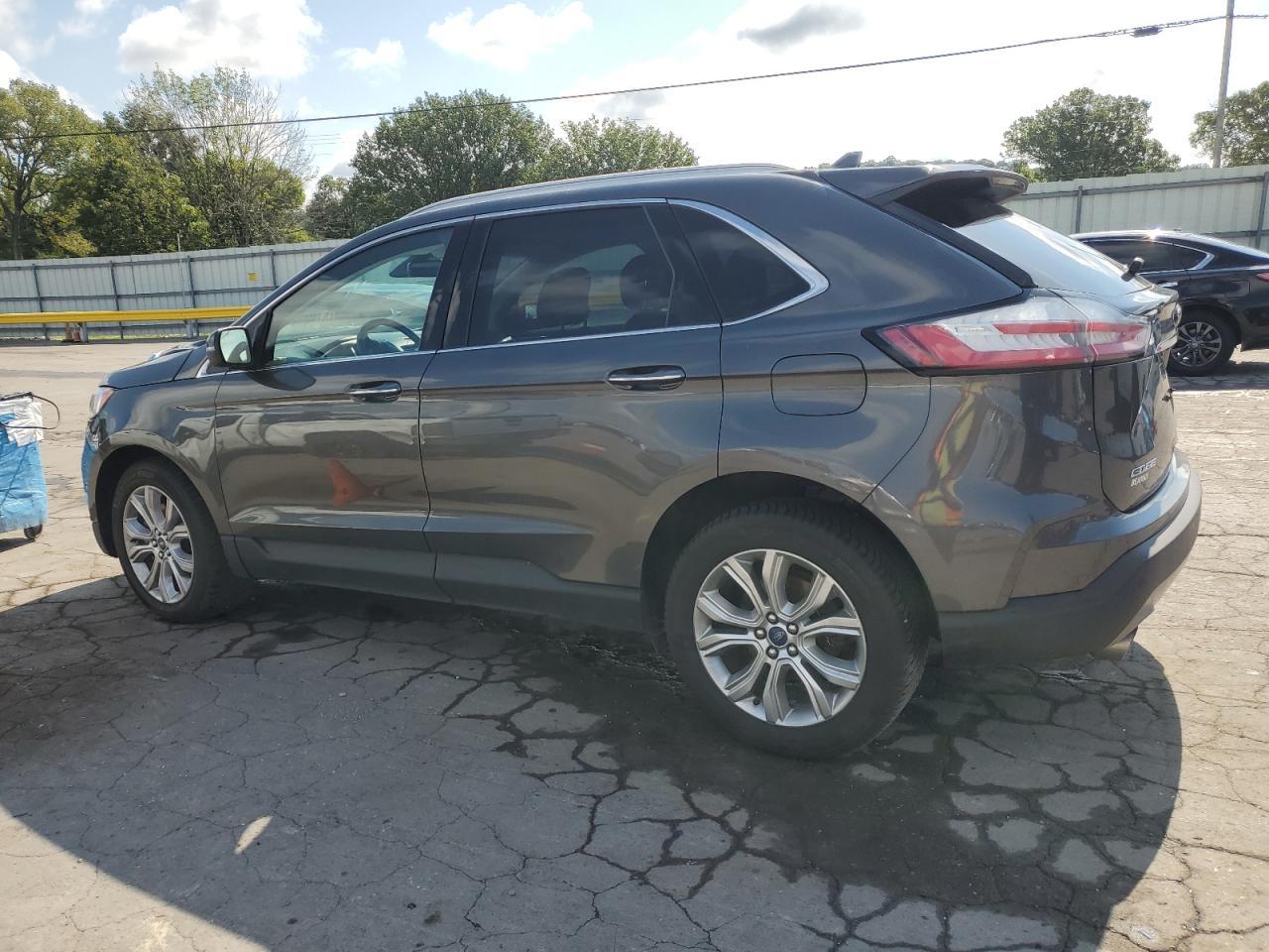 2019 Ford Edge Titanium - Фото 2