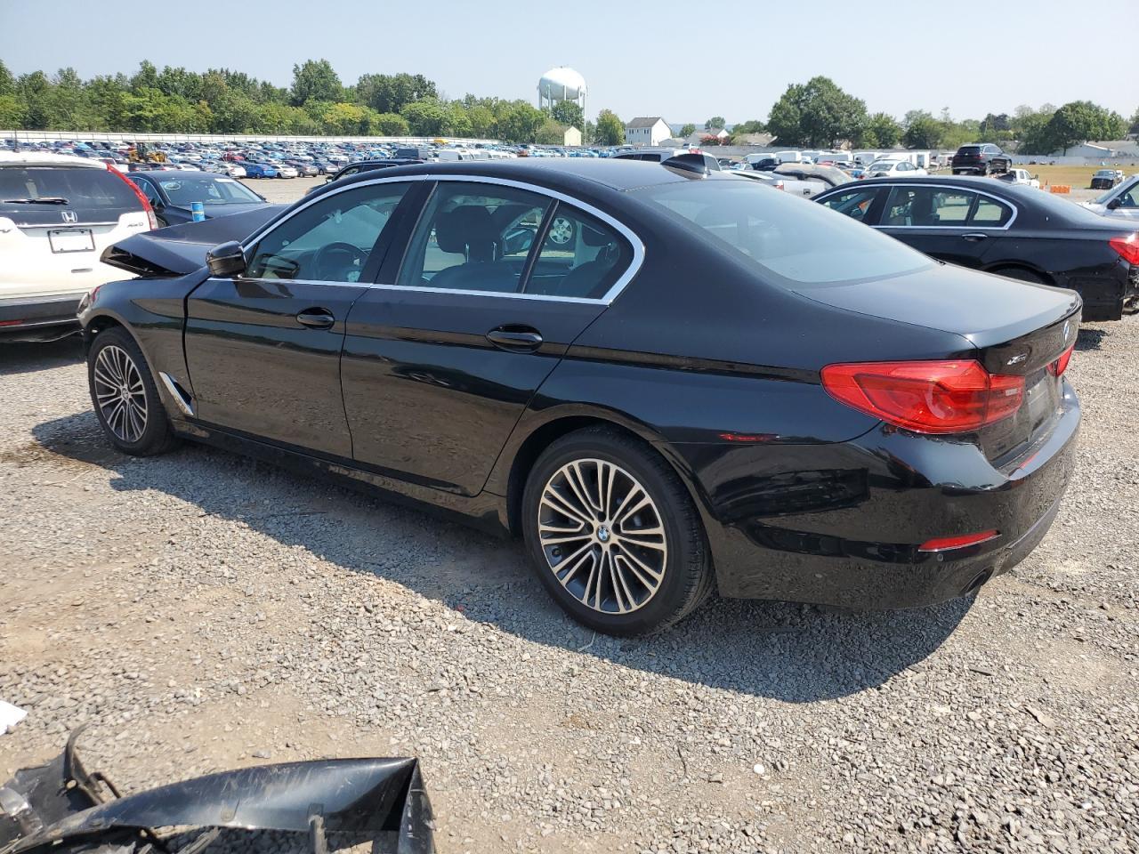 2019 BMW 530 Xi - Image 2