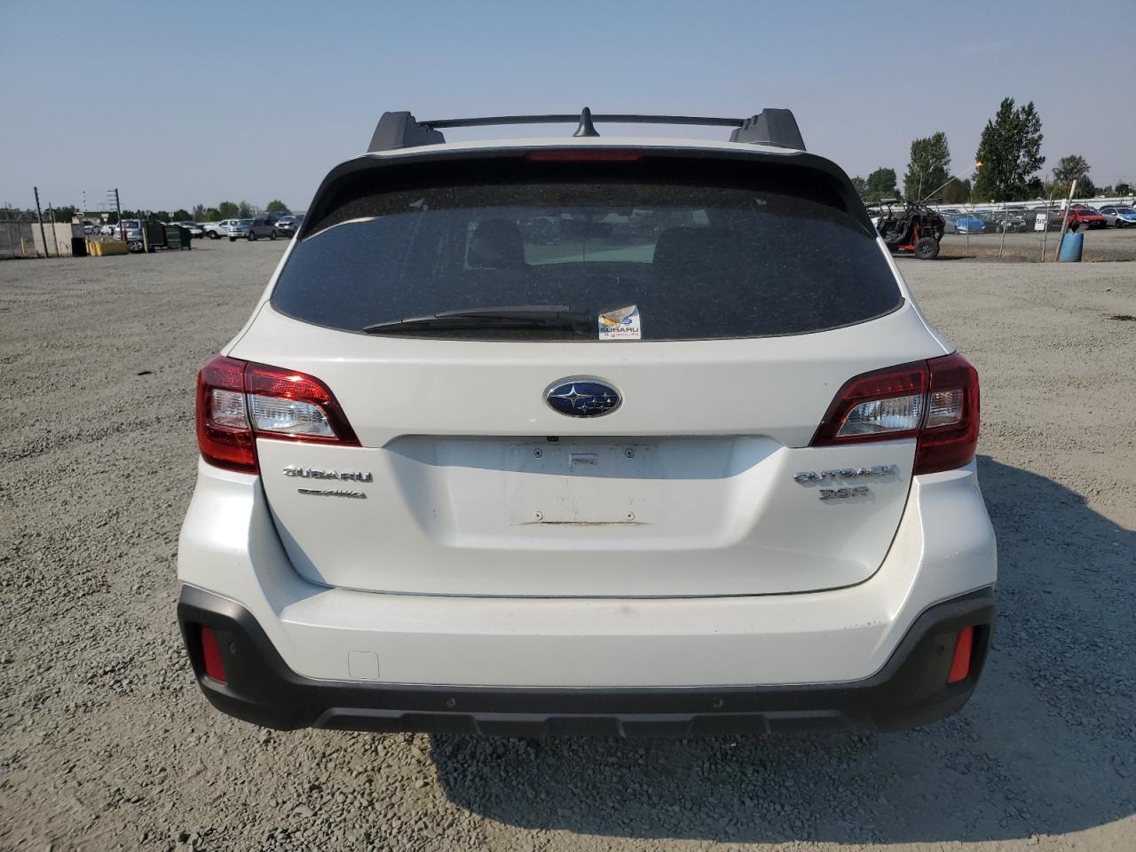 2018 Subaru Outback 3.6R Limited - Image 6
