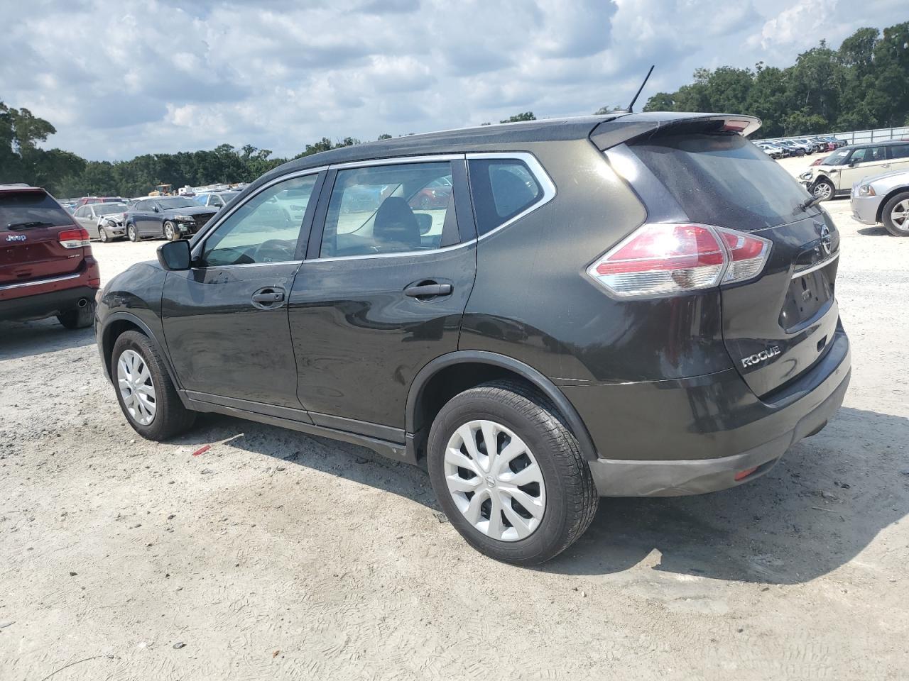 2016 Nissan Rogue S - Image 2