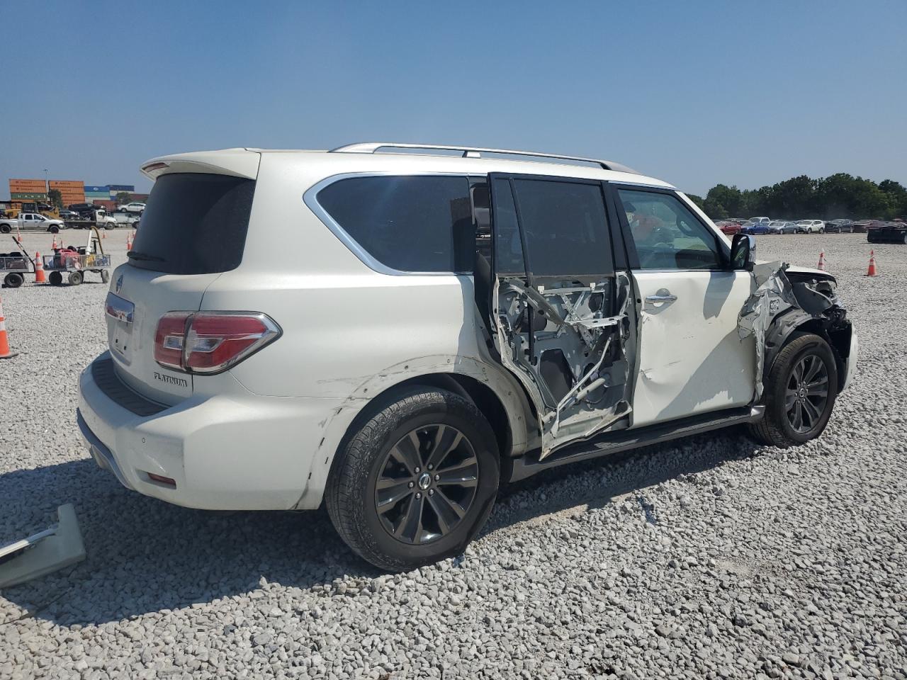 2017 Nissan Armada Platinum - Фото 3