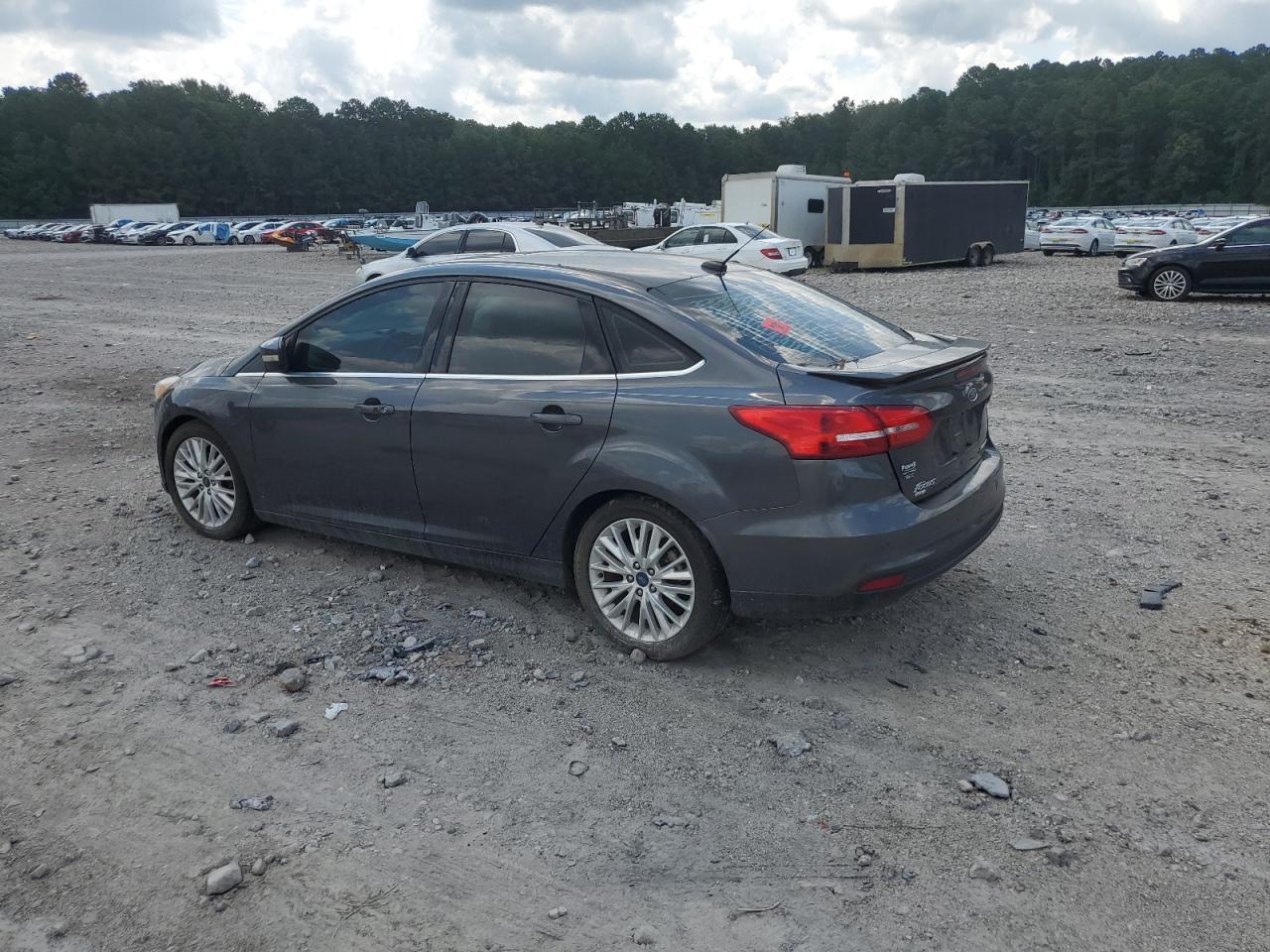 2017 Ford Focus Titanium - Фото 2