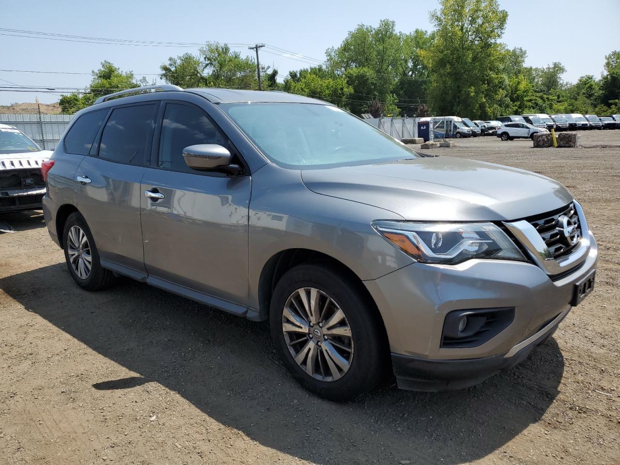 2019 Nissan Pathfinder S S - Image 4