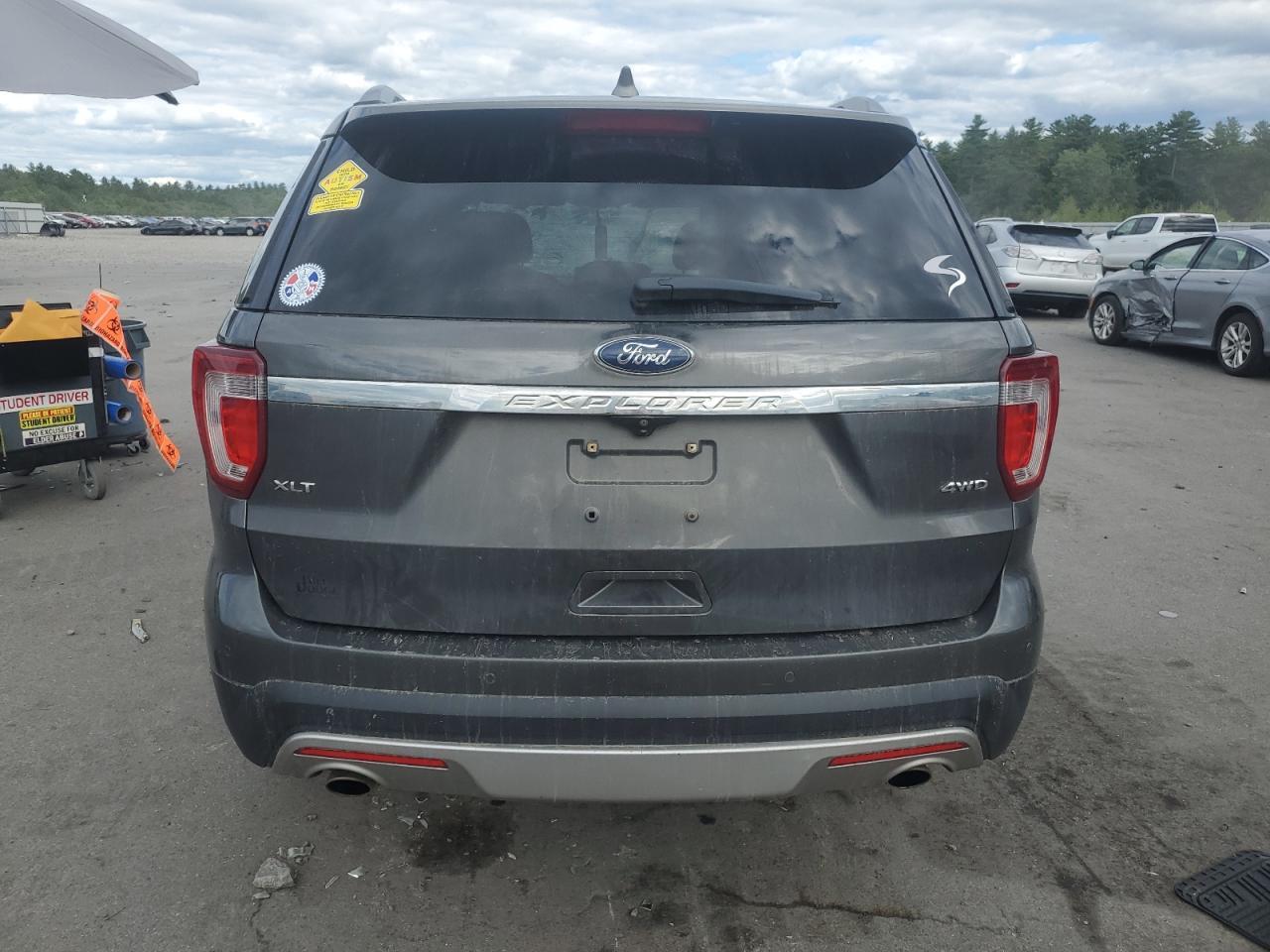2017 Ford Explorer Xlt - Image 6