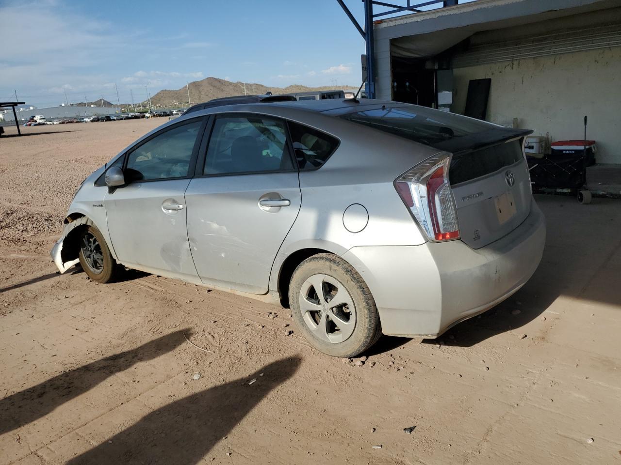 2013 Toyota Prius Three - Фото 2