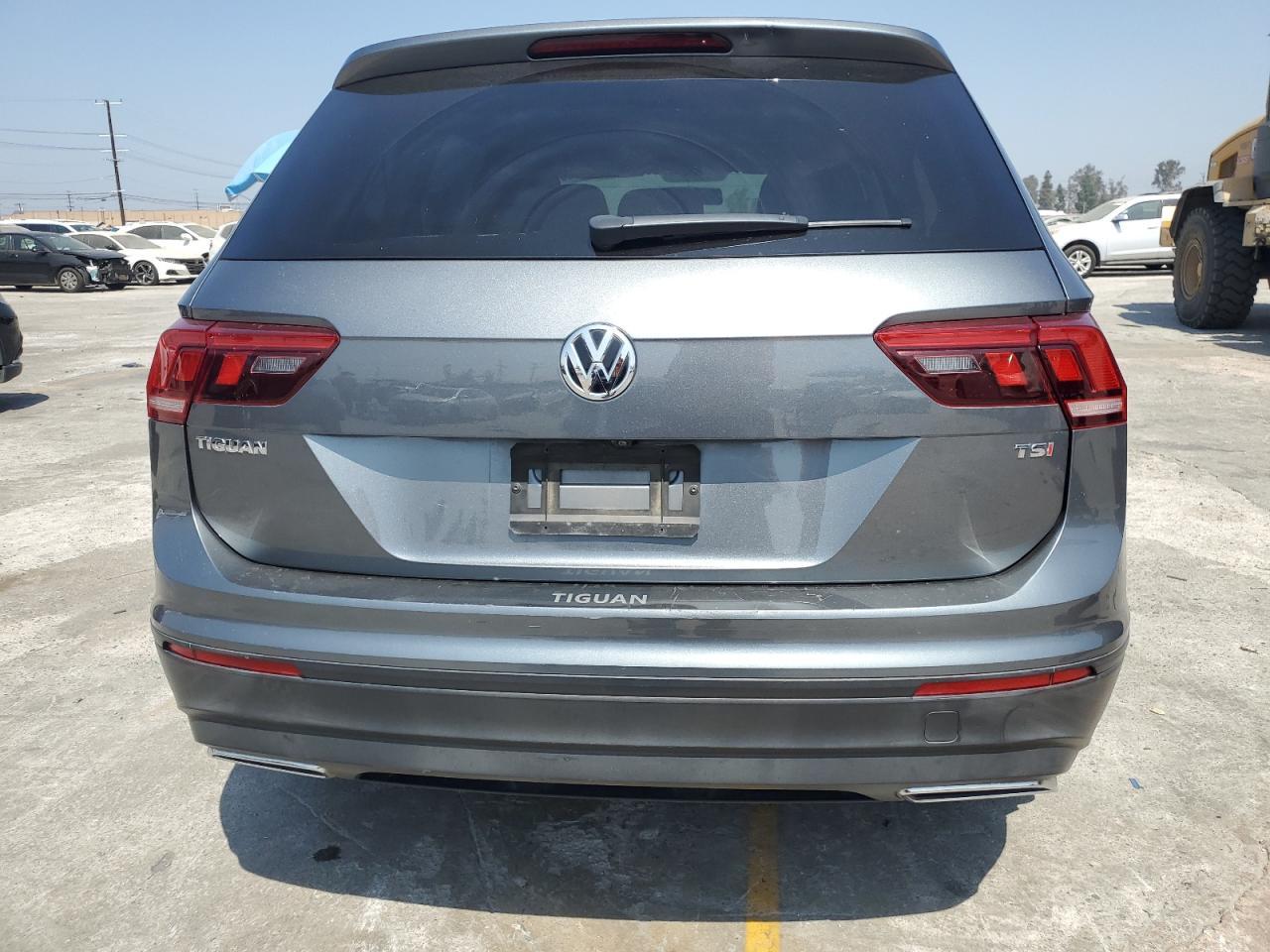 2018 Volkswagen Tiguan S - Фото 6