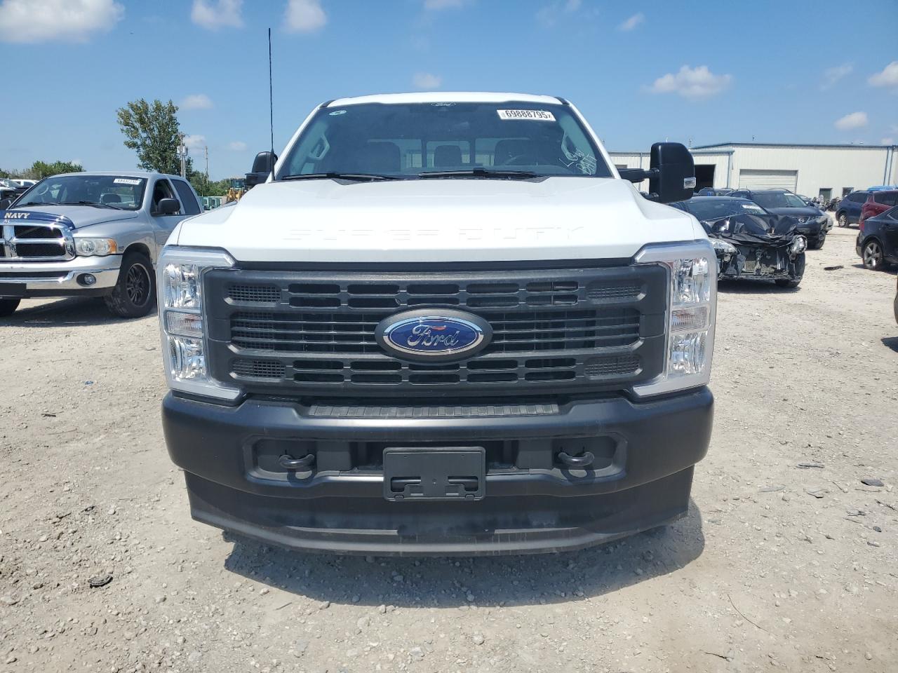 2025 Ford F250 Super Duty - Фото 5