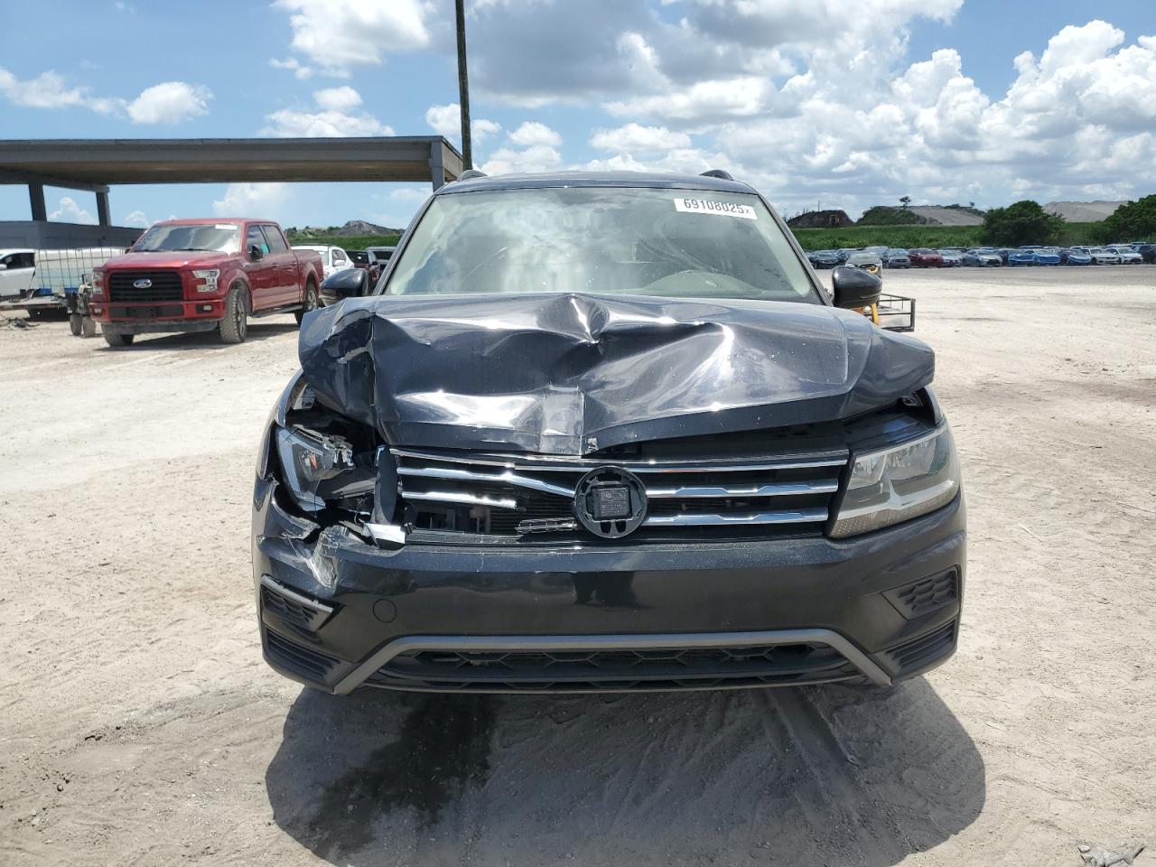 2019 Volkswagen Tiguan S - Фото 5