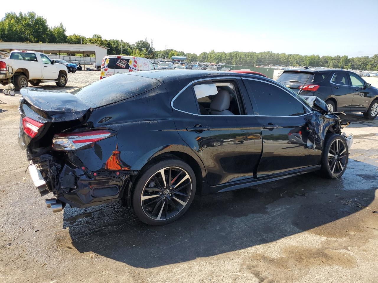 2018 Toyota Camry Xse - Image 3