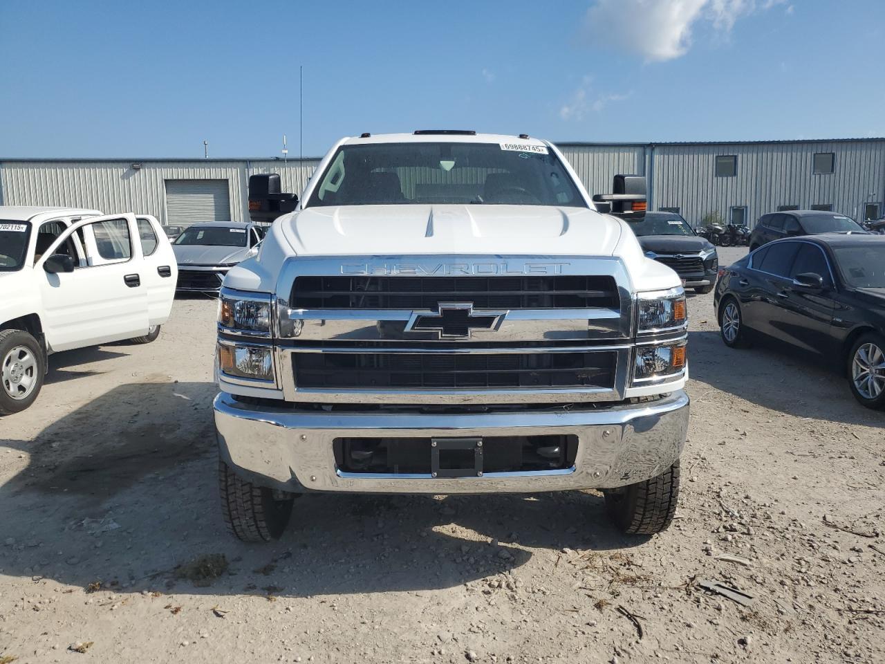 2023 Chevrolet Silverado Truck Cab And Chassis - Image 5