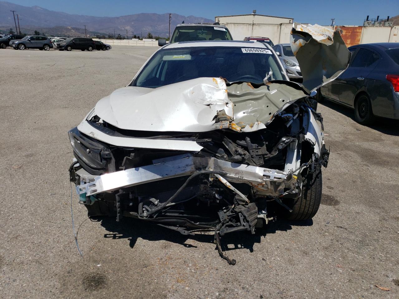 2019 Honda Insight Touring - Фото 5