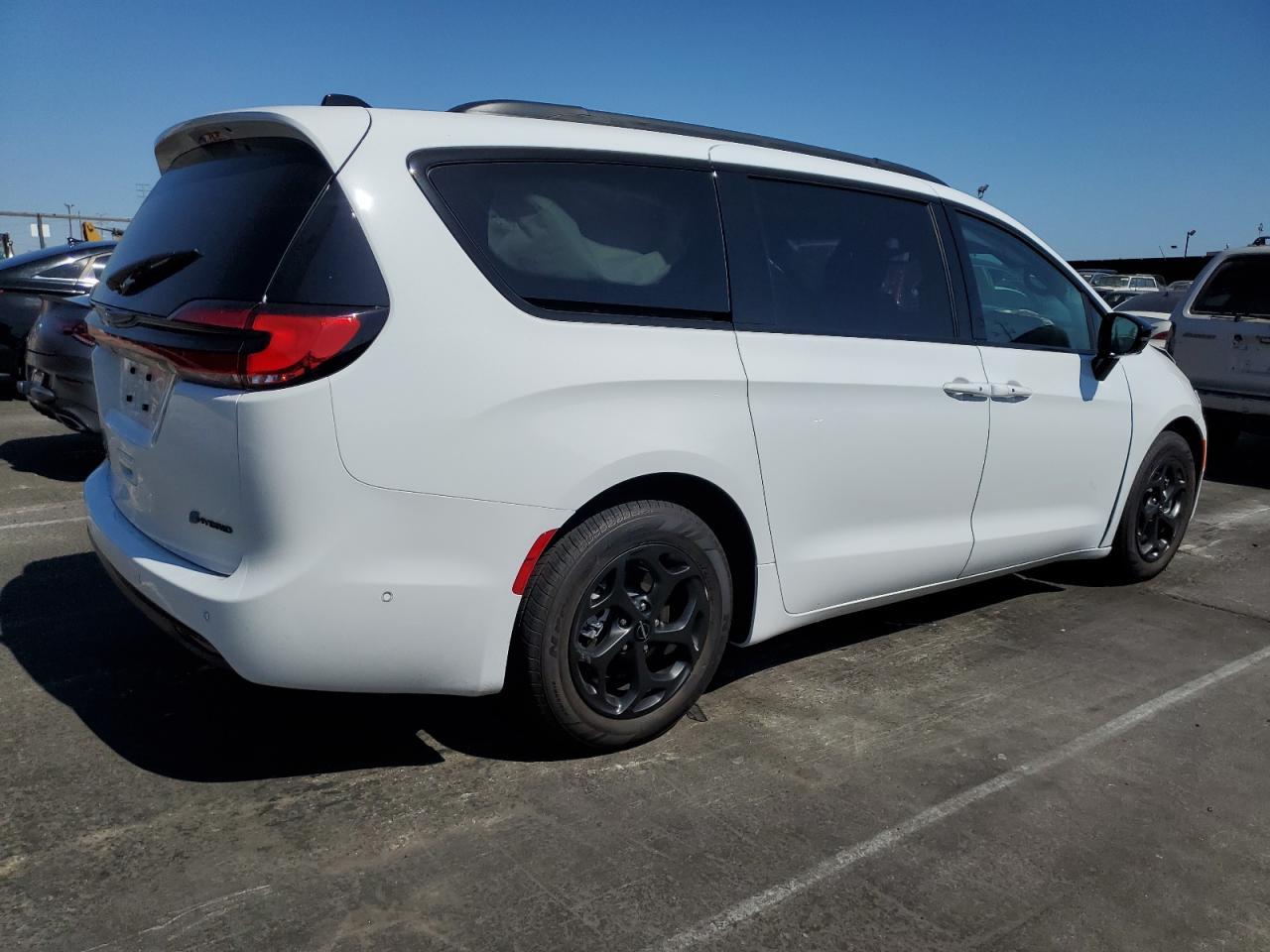 2024 Chrysler Pacifica Hybrid Select - Фото 3