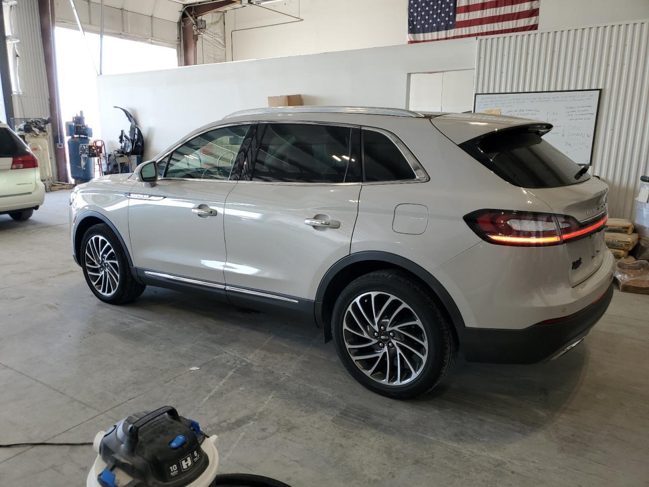 2020 Lincoln Nautilus Reserve - Image 2