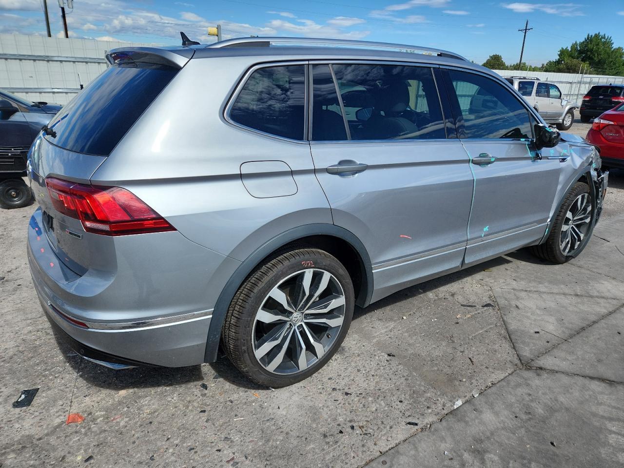 2020 Volkswagen Tiguan Sel Premium R-Line - Фото 3