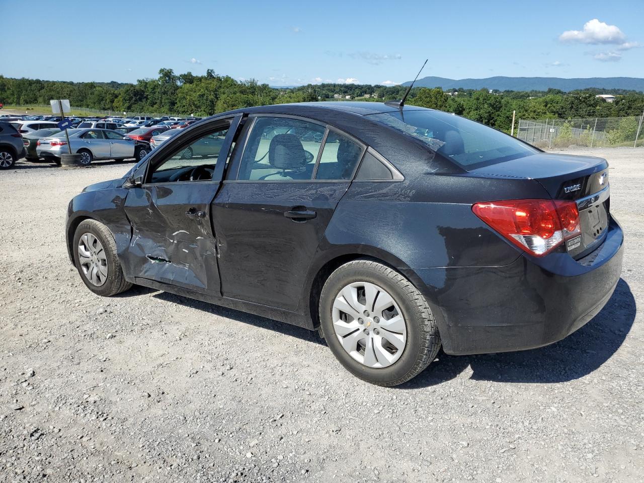 2014 Chevrolet Cruze Ls - Image 2