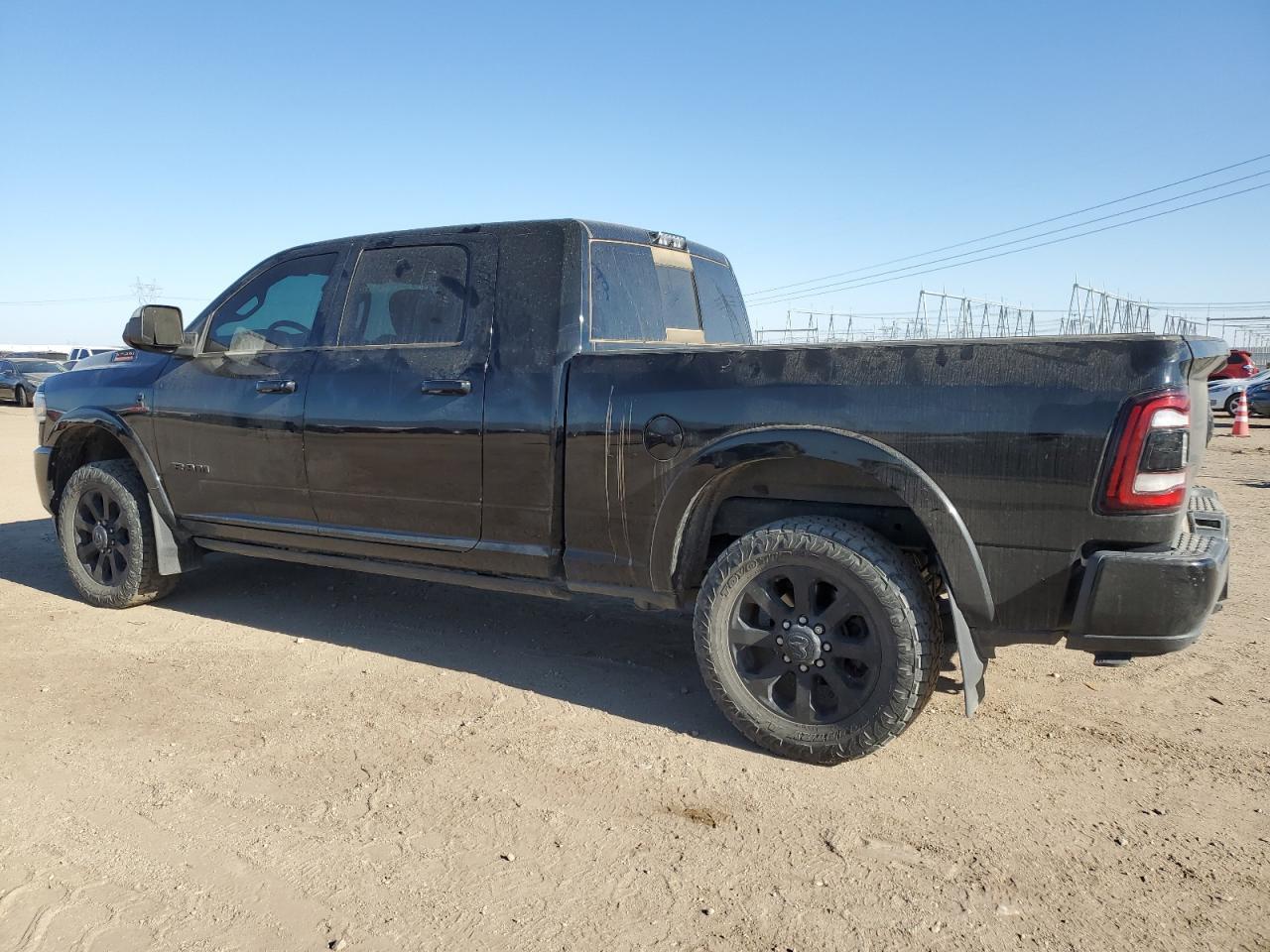 2021 Ram 2500 Laramie - Фото 2