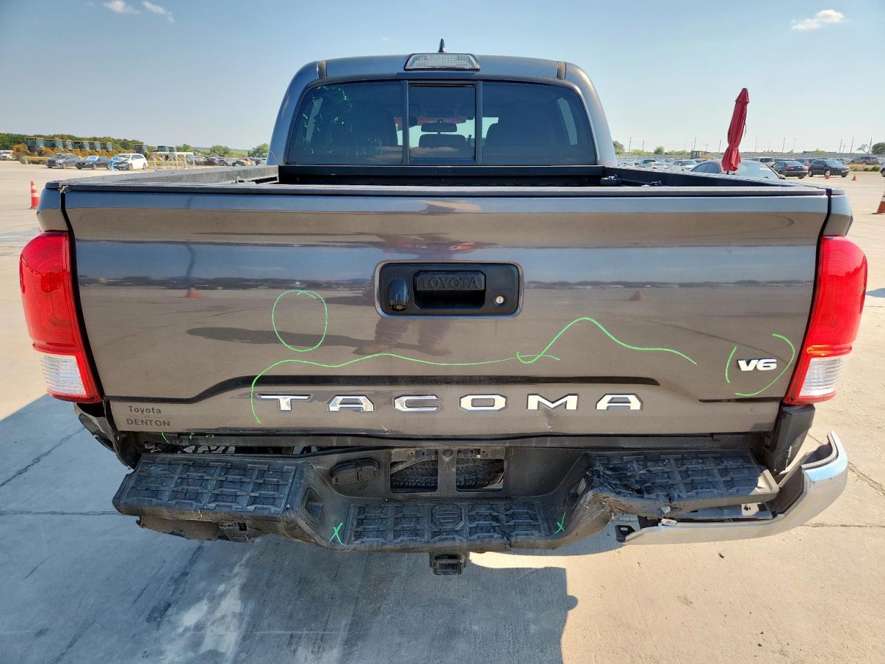 2016 Toyota Tacoma Double Cab - Image 6