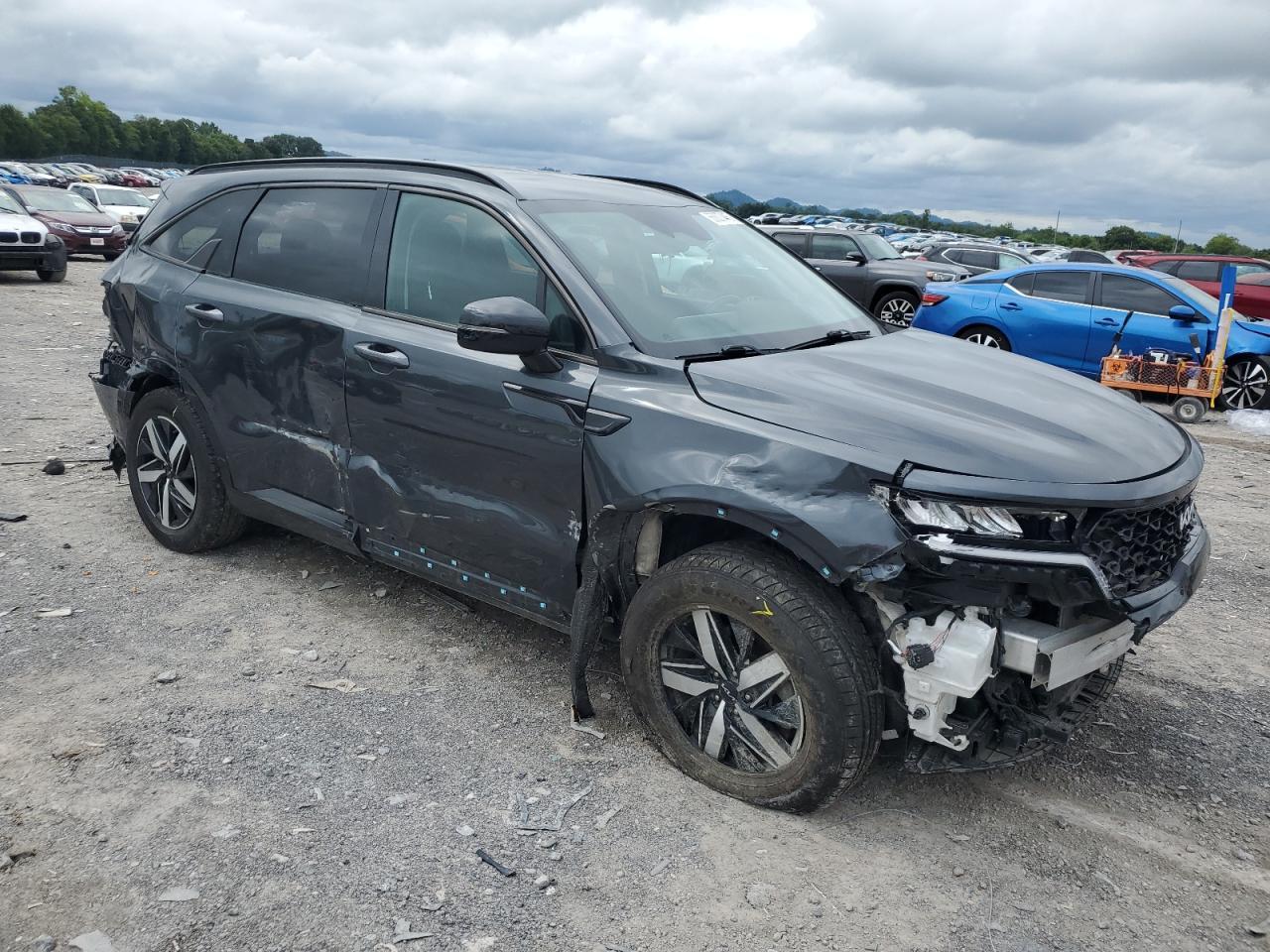 2022 Kia Sorento S - Image 4