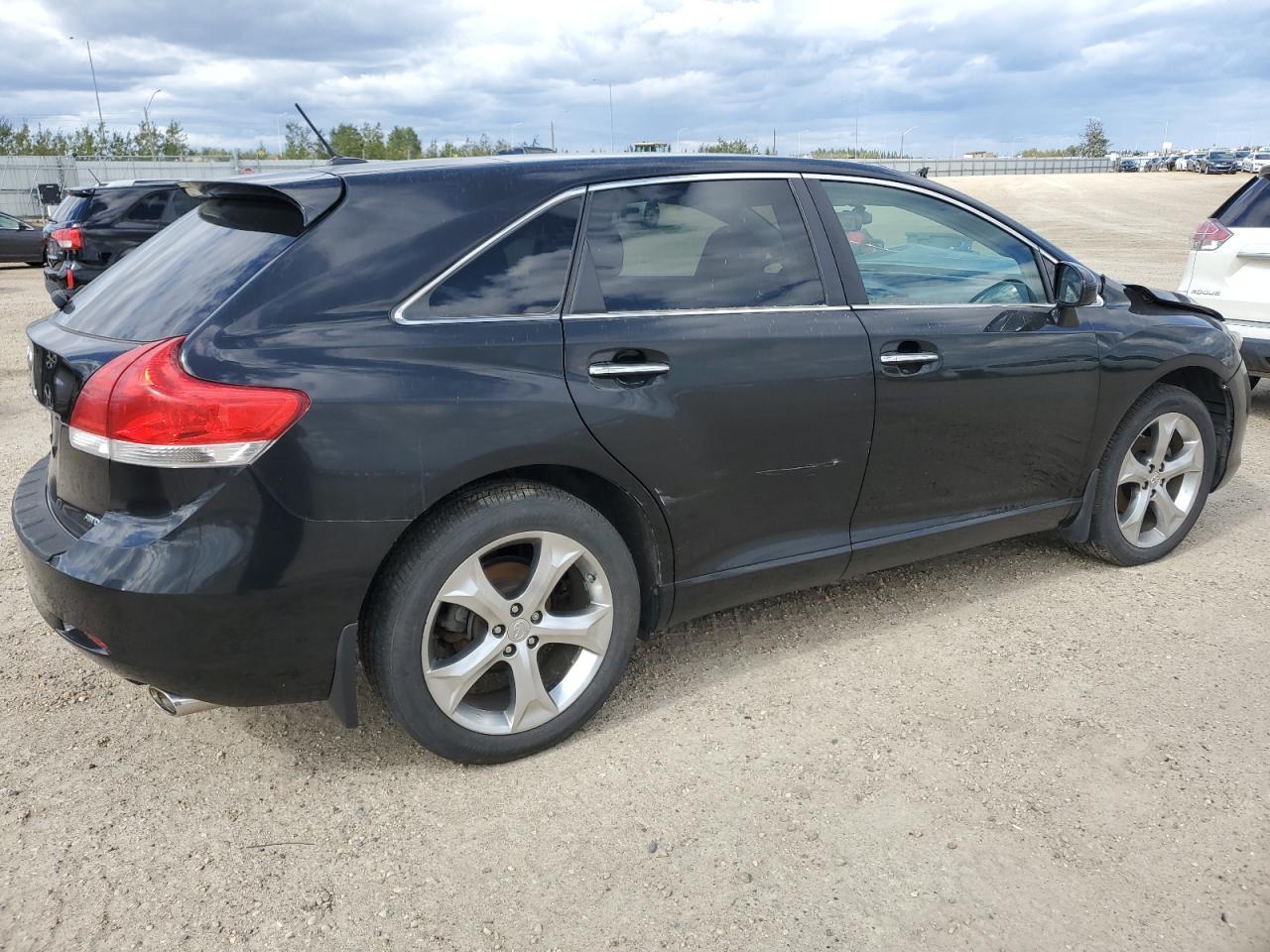 2011 Toyota Venza - Image 3