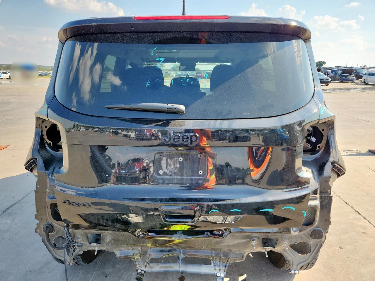 2023 Jeep Renegade Altitude - Image 6