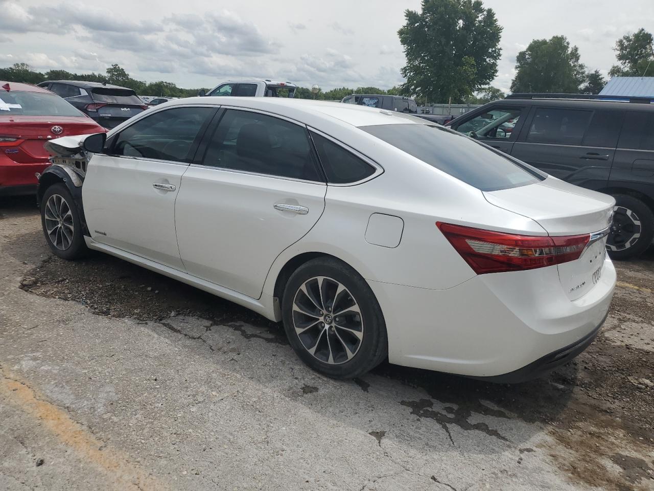 2017 Toyota Avalon Hybrid - Фото 2