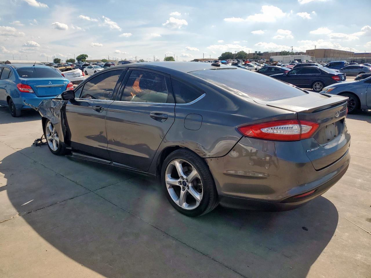 2016 Ford Fusion Se - Image 2