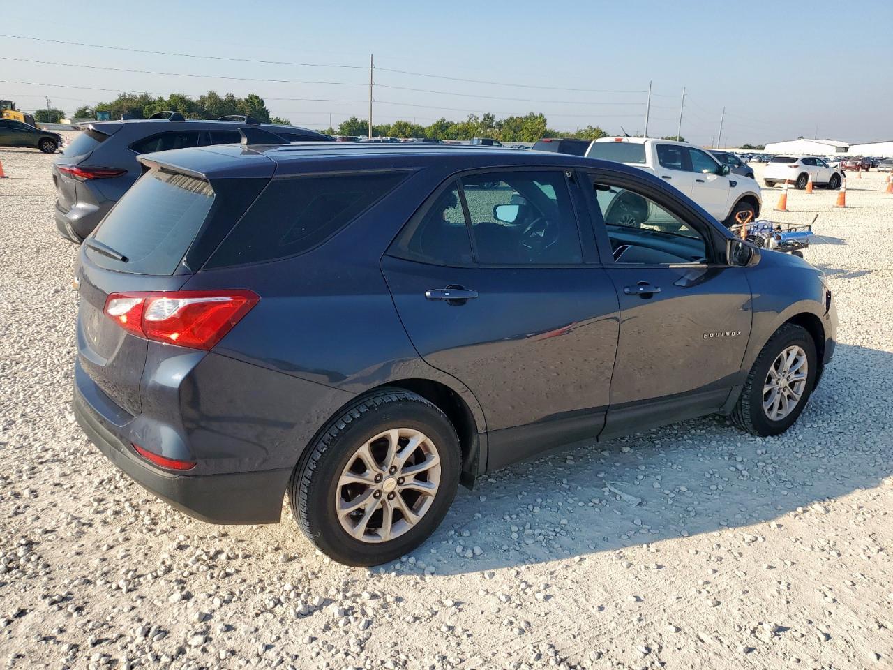 2019 Chevrolet Equinox Ls - Image 3