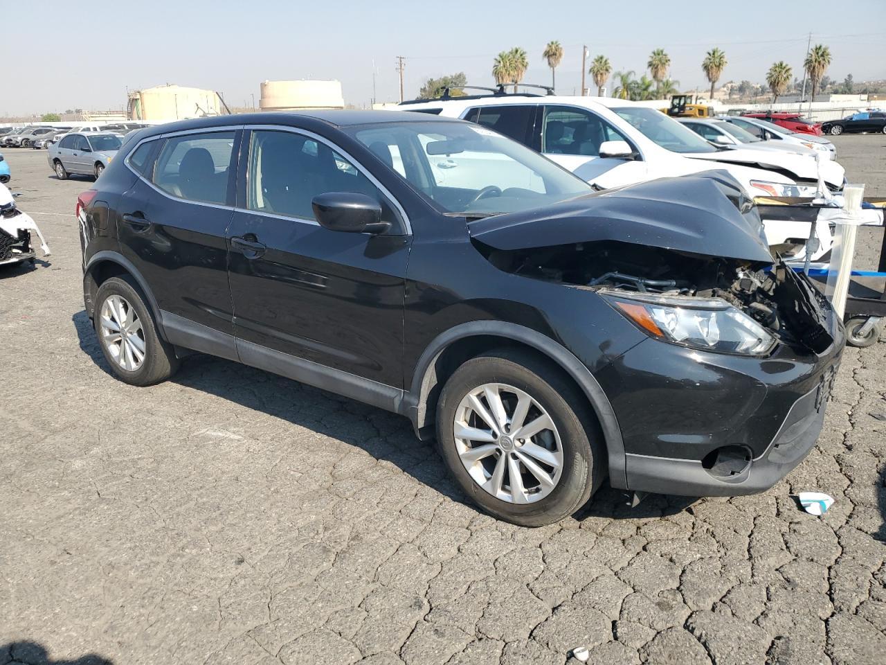 2018 Nissan Rogue Sport S - Фото 4