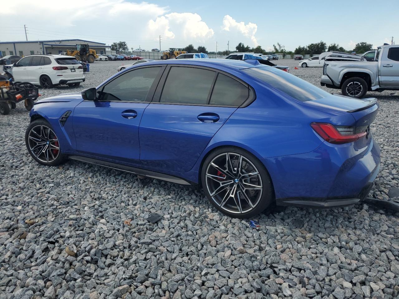 2025 BMW M3 Competition - Фото 2