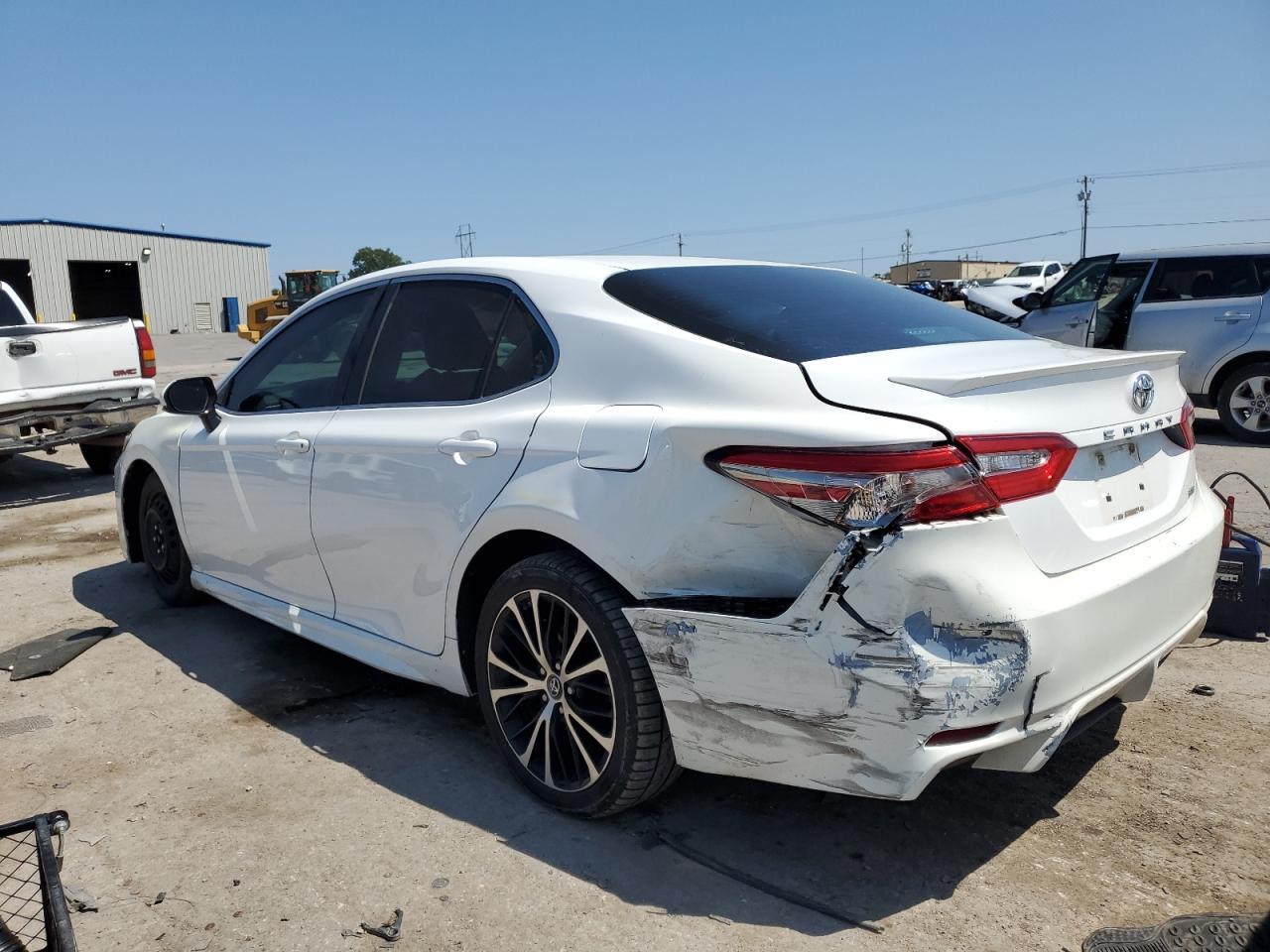 2018 Toyota Camry L - Image 2
