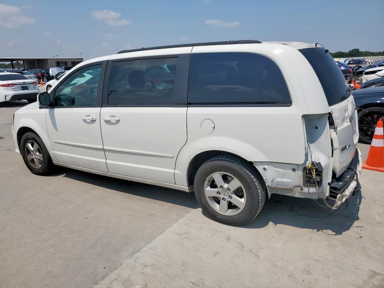 2011 Dodge Grand Caravan Mainstreet - Фото 2