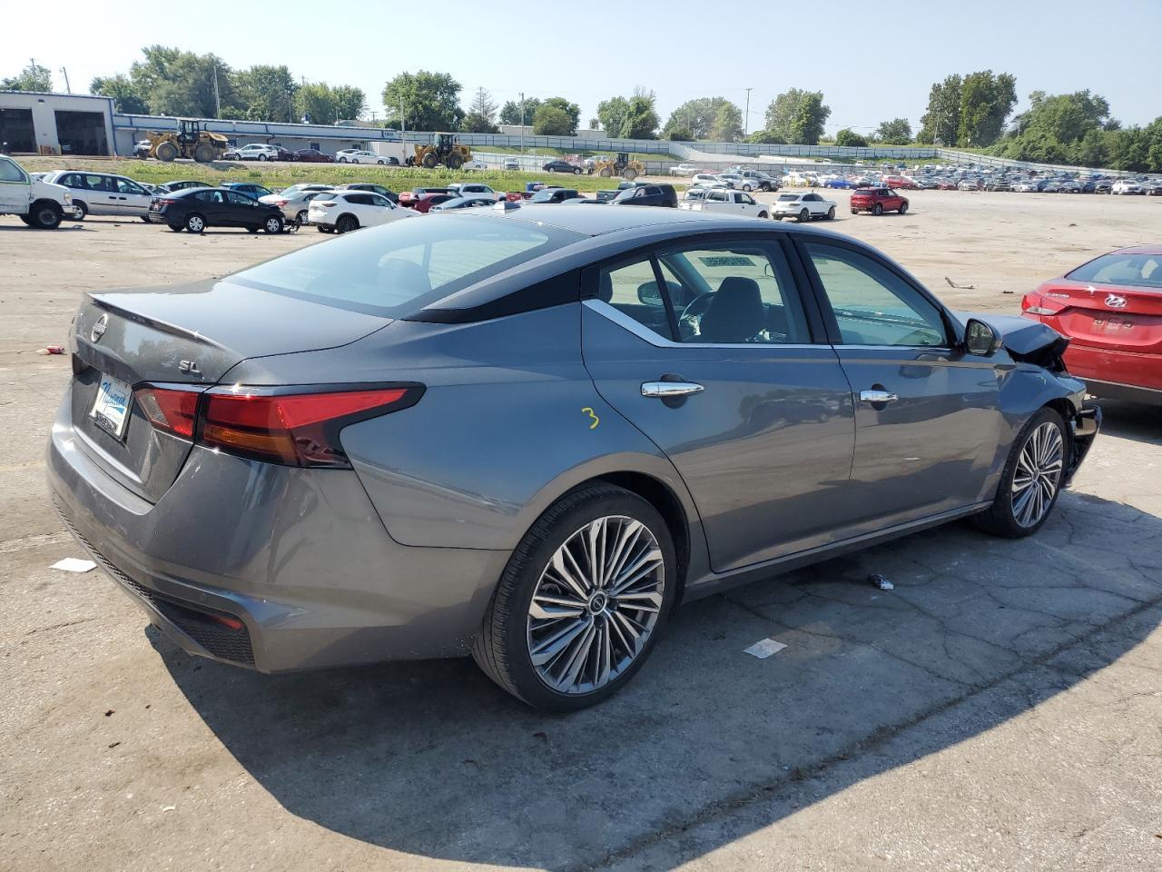 2023 Nissan Altima Sl - Фото 3