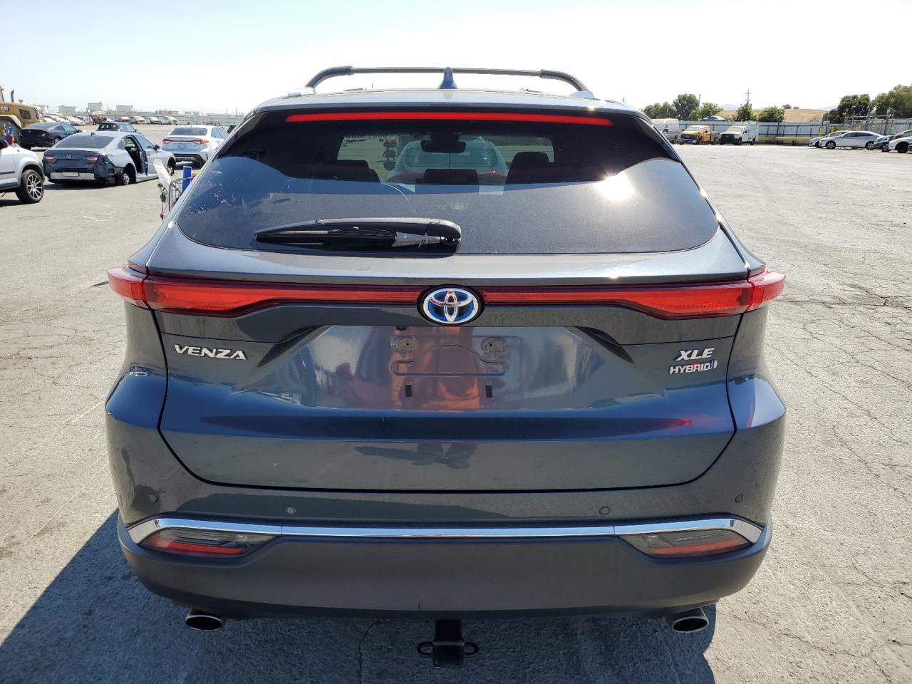 2021 Toyota Venza Le - Image 6