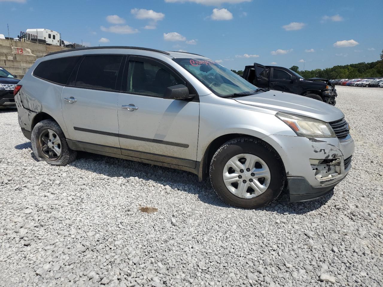 2015 Chevrolet Traverse Ls - Фото 4