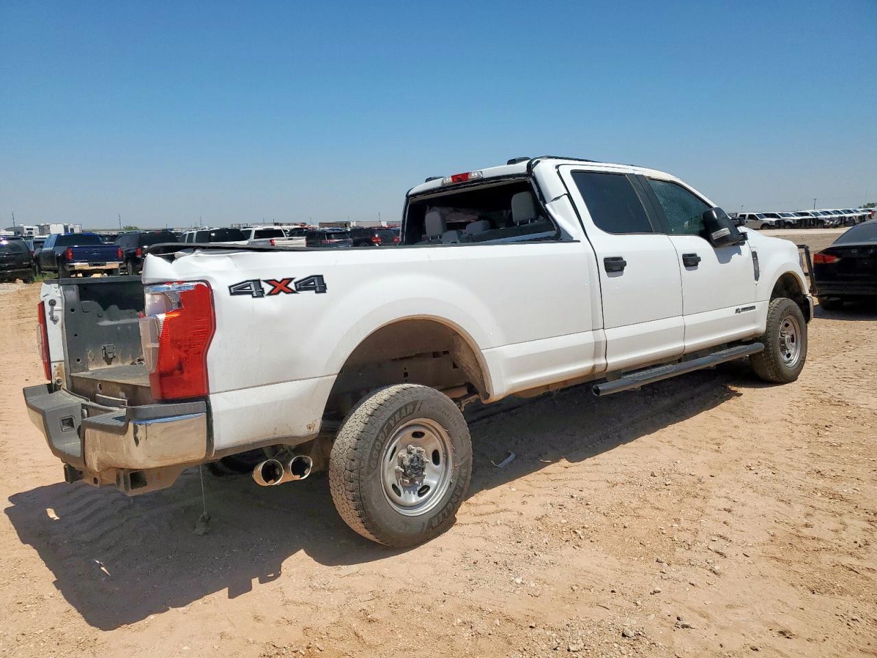 2022 Ford F250 Super Duty - Image 3