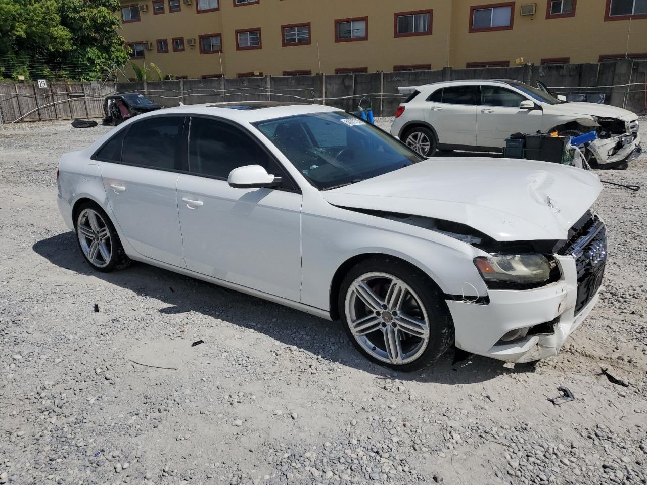 2010 Audi A4 Premium - Фото 4