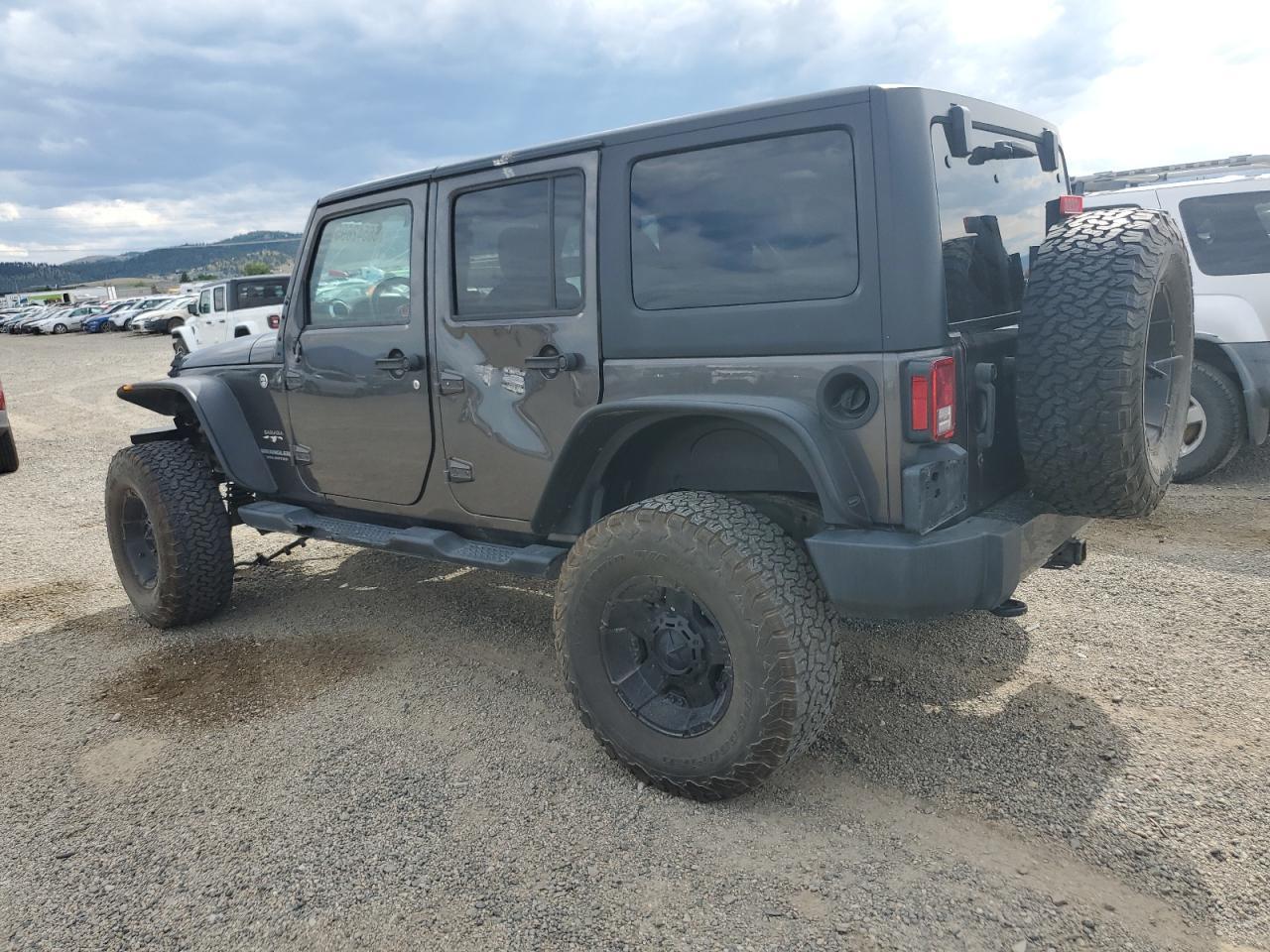 2016 Jeep Wrangler Unlimited Sahara - Фото 2