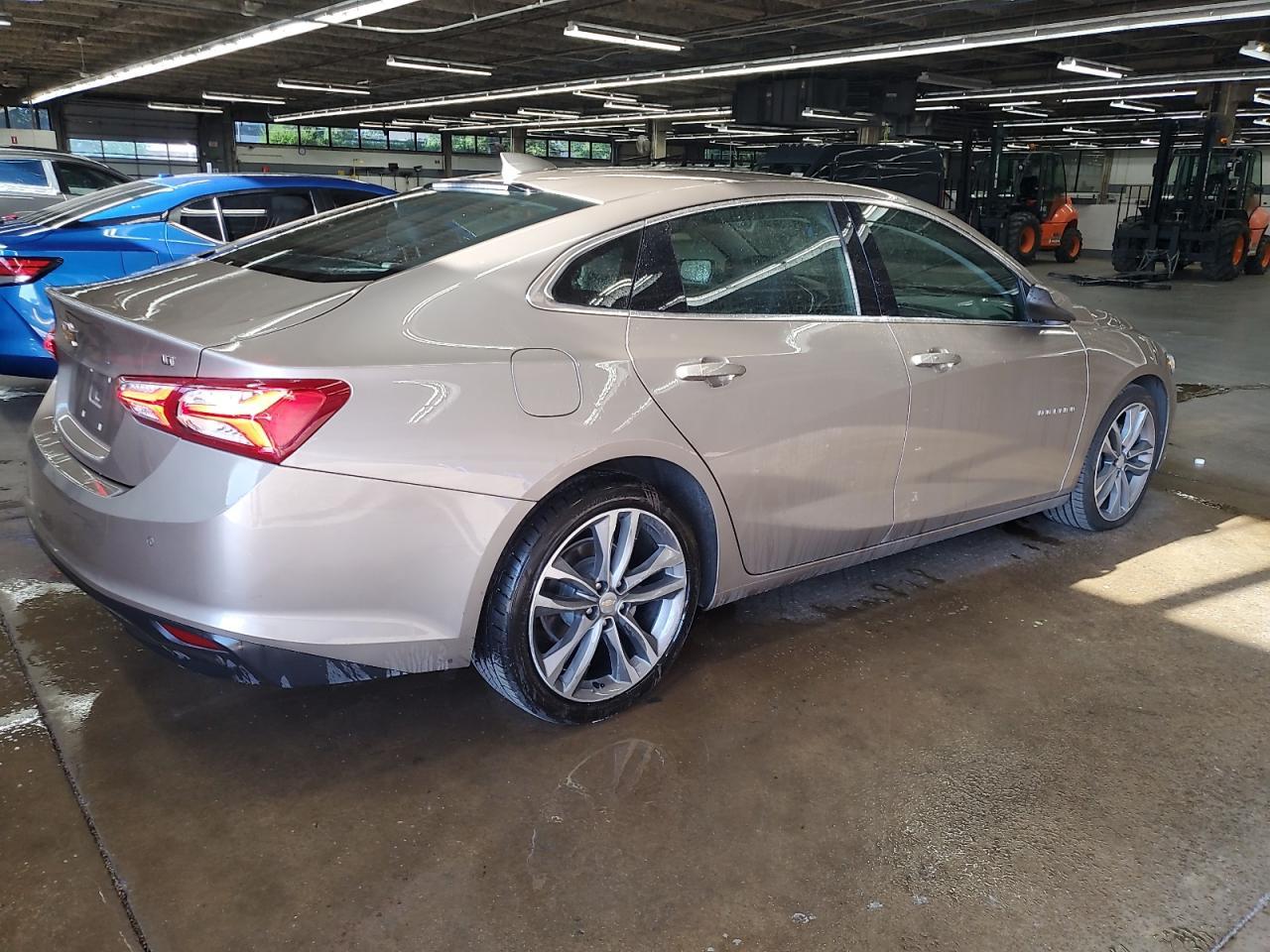 2024 Chevrolet Malibu Premier - Фото 3