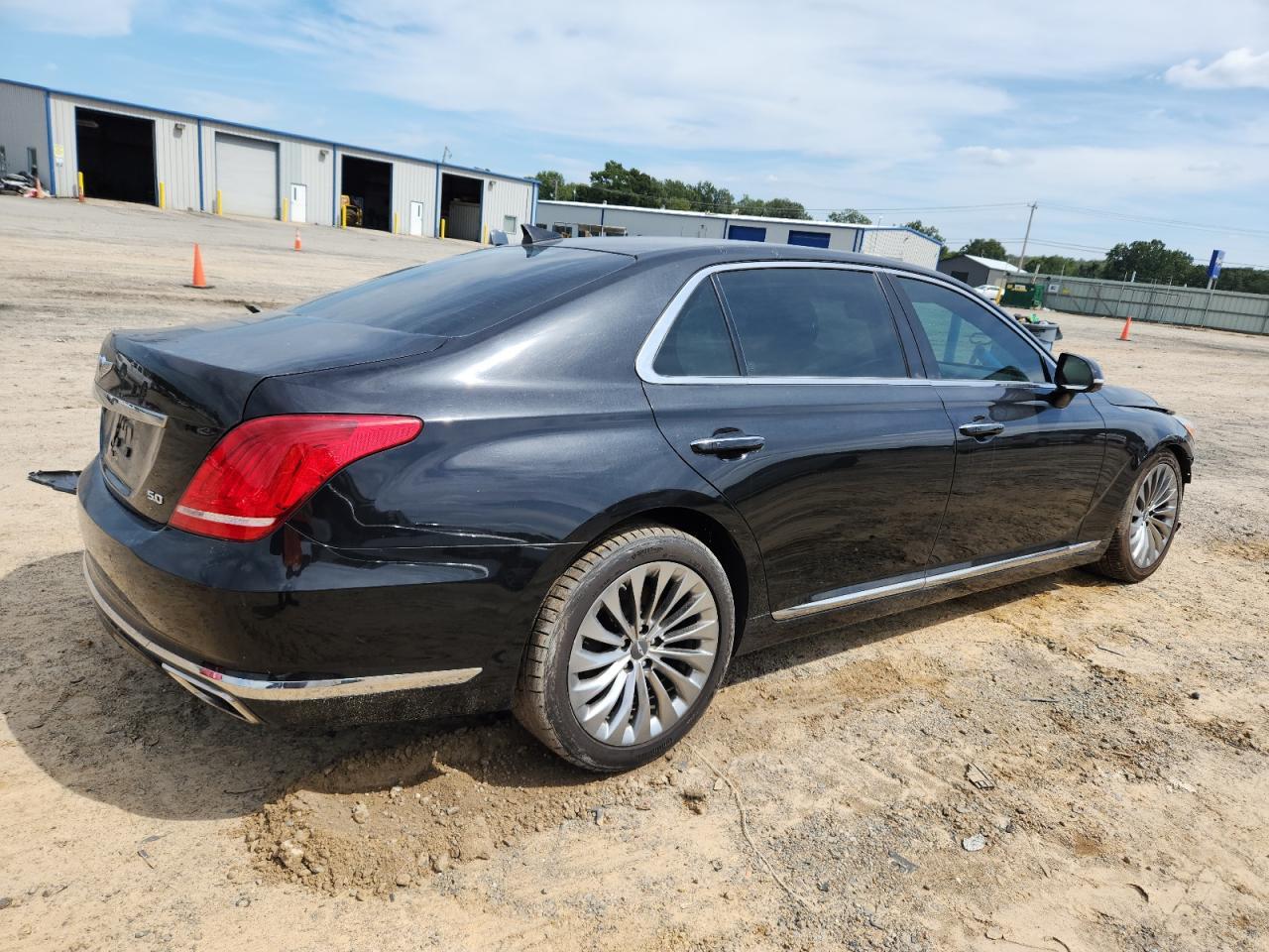 2018 Genesis G90 Ultimate - Фото 3
