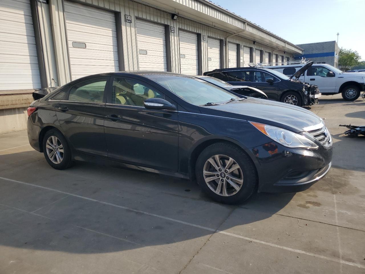 2014 Hyundai Sonata Gls - Image 4