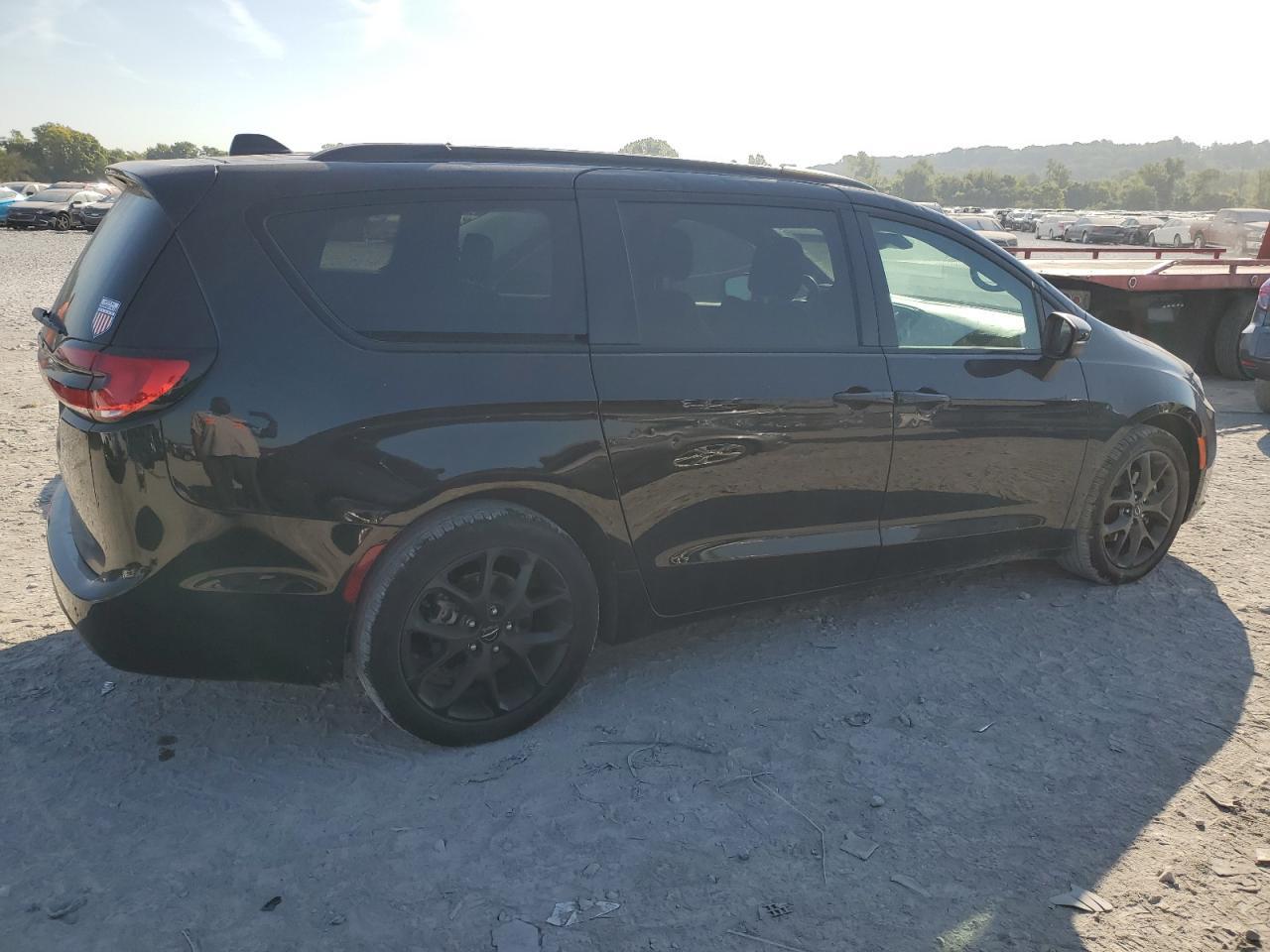 2023 Chrysler Pacifica Touring L - Фото 3