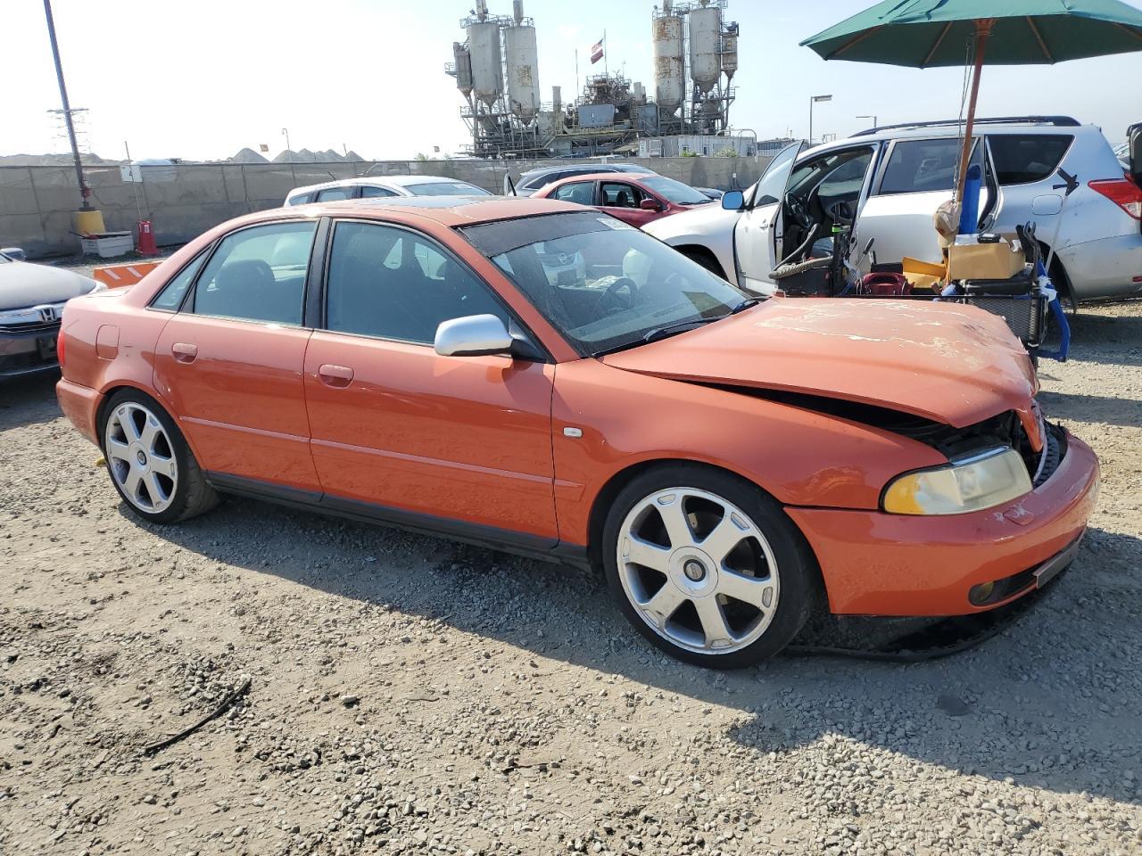 2001 Audi A4 1.8T Quattro - Фото 4
