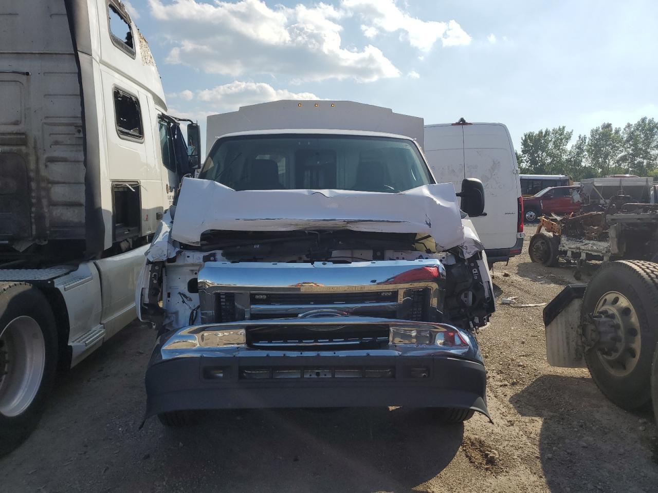 2023 Ford Econoline E350 Super Duty Cutaway Van - Фото 5