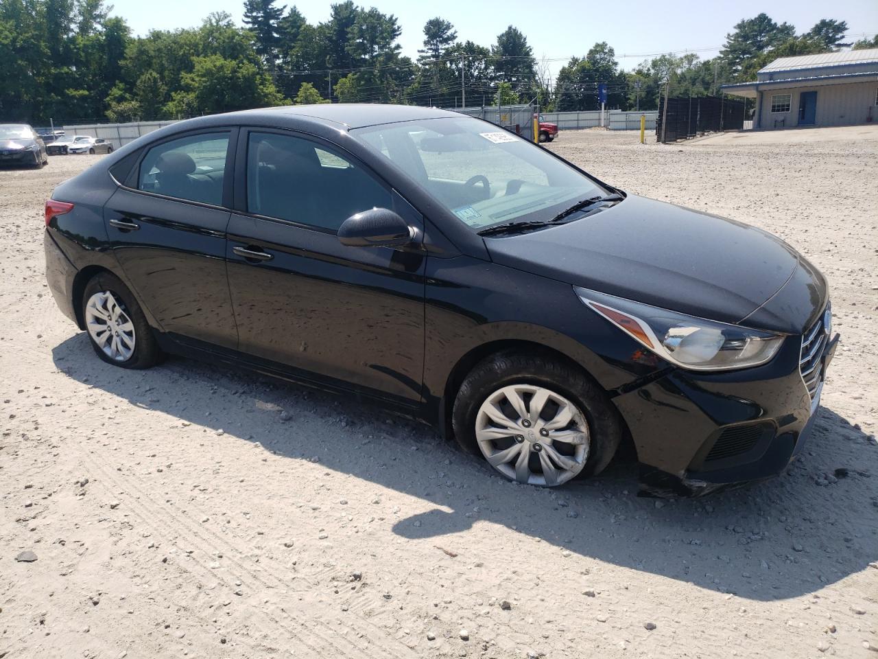 2021 Hyundai Accent Se - Фото 4