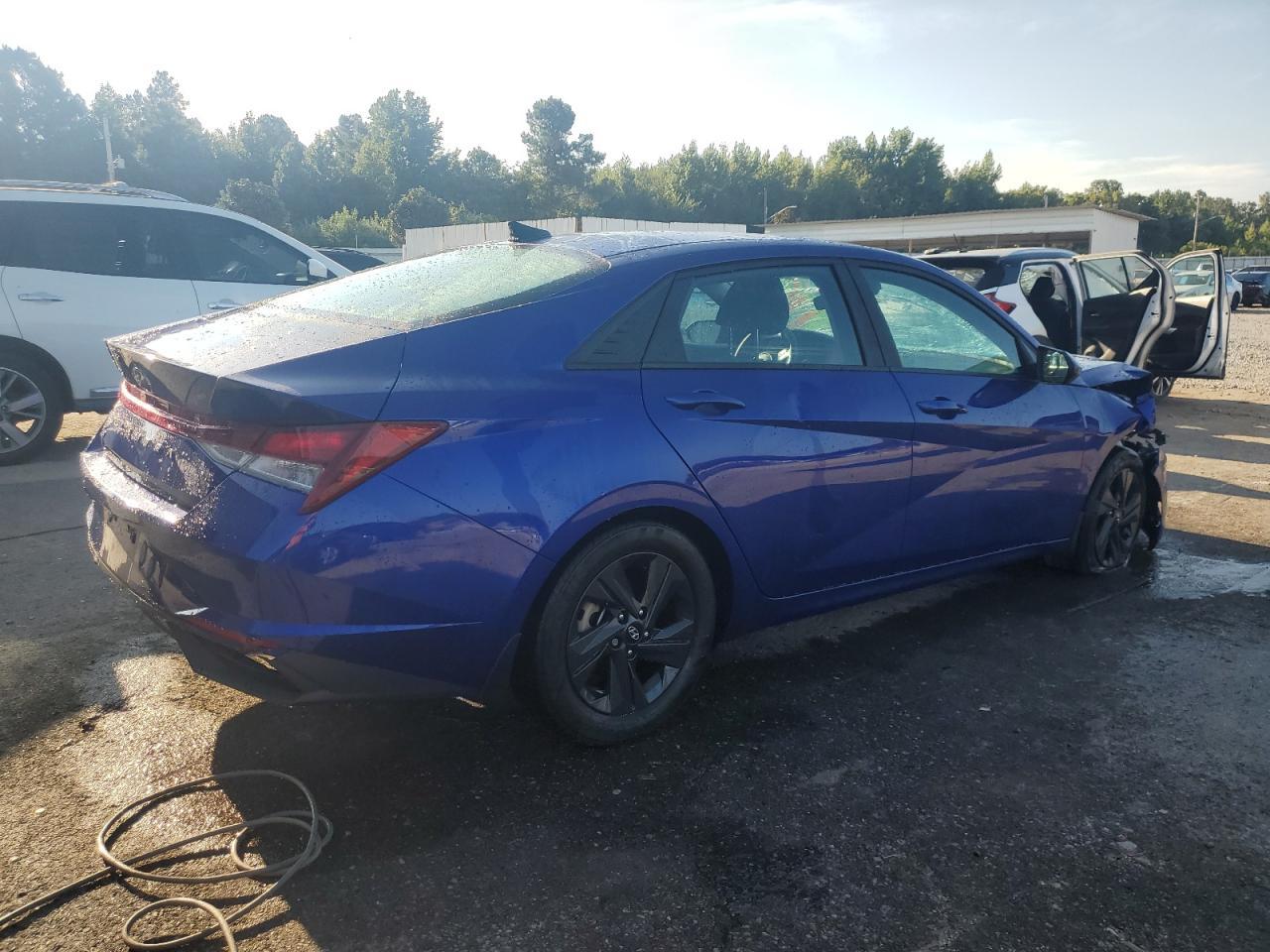 2023 Hyundai Elantra Sel - Фото 3
