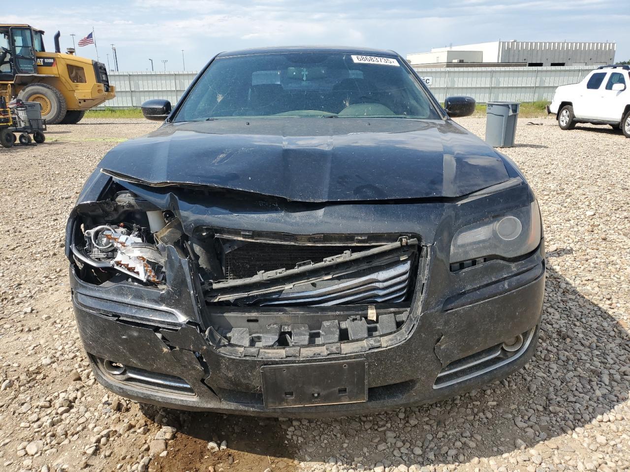 2013 Chrysler 300 S - Image 5