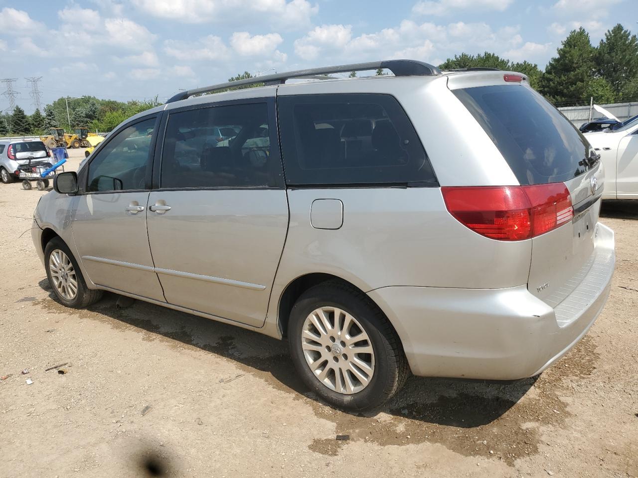 2005 Toyota Sienna Ce - Фото 2