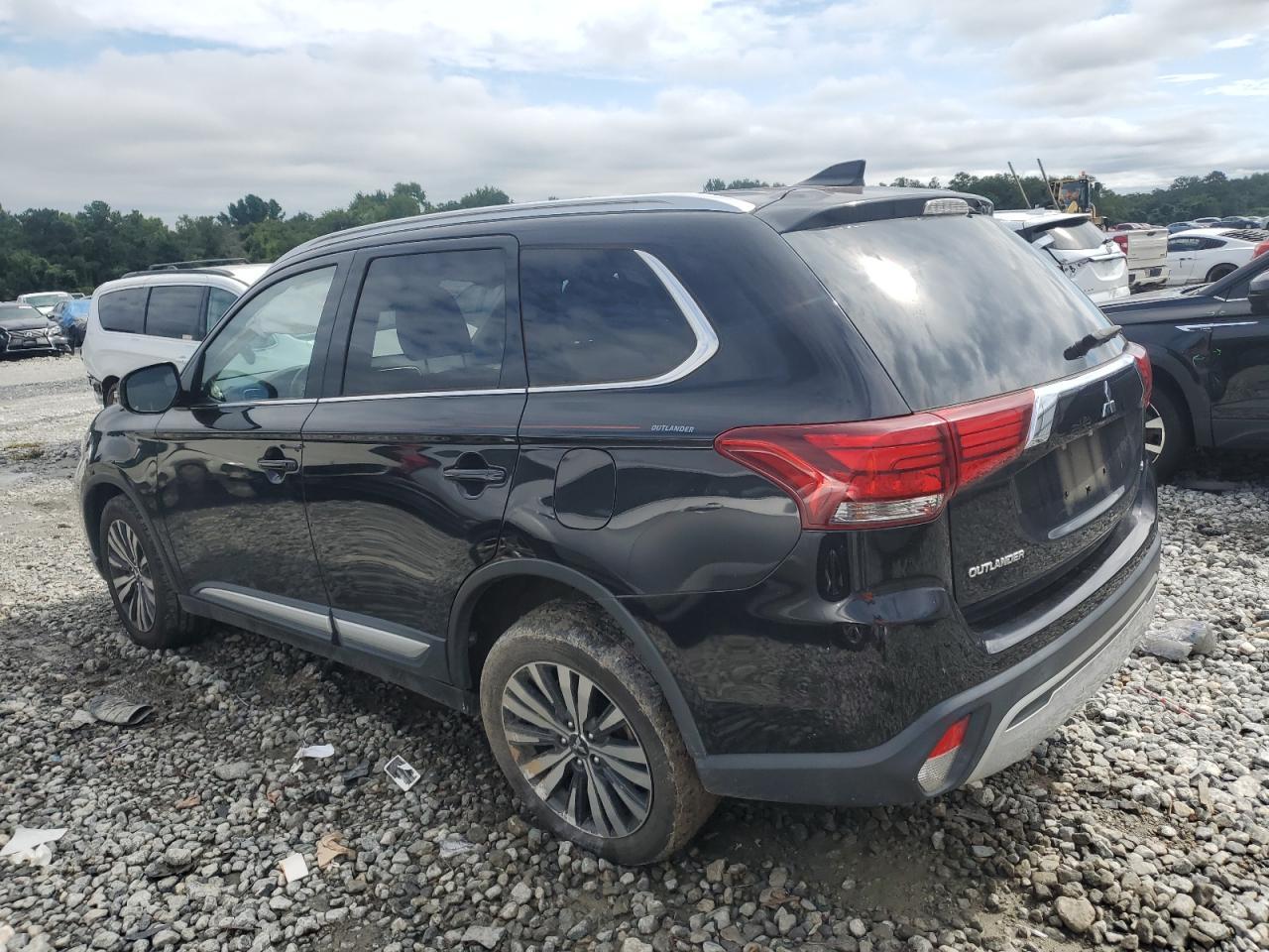 2020 Mitsubishi Outlander Se - Фото 2