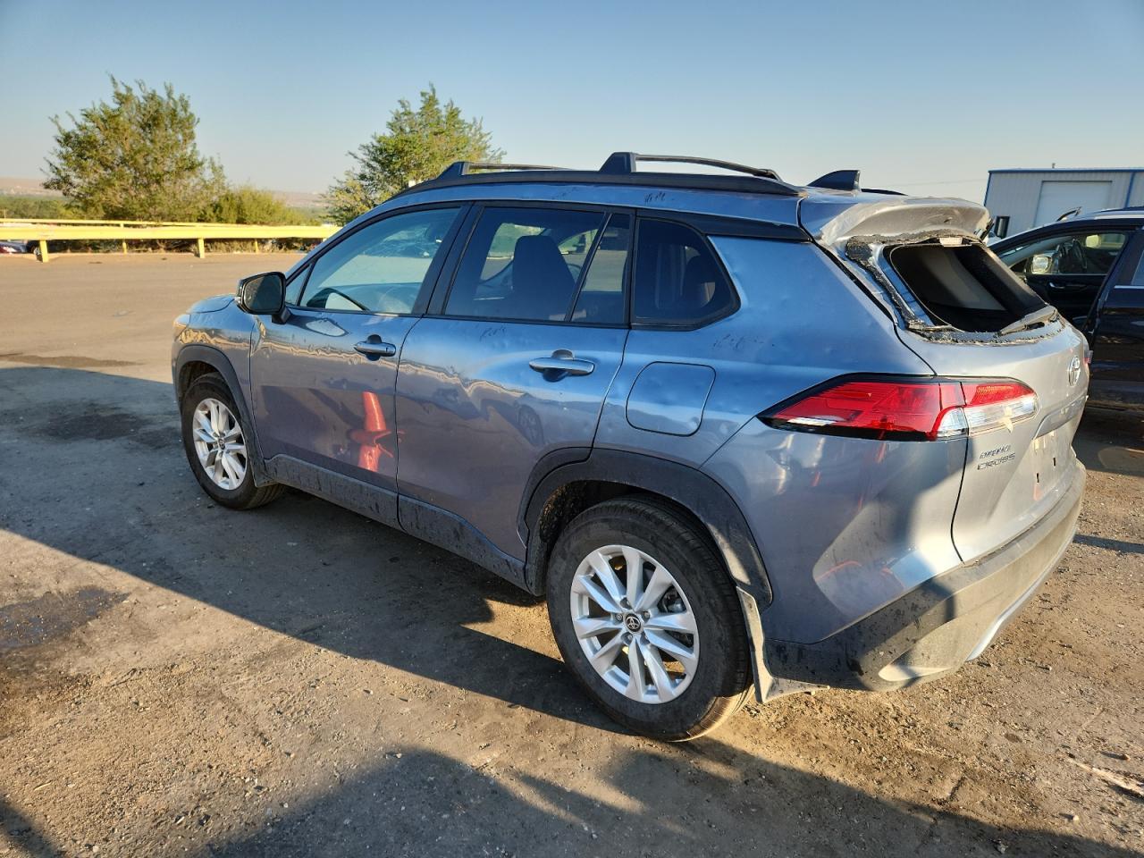 2025 Toyota Corolla Cross Le - Фото 2