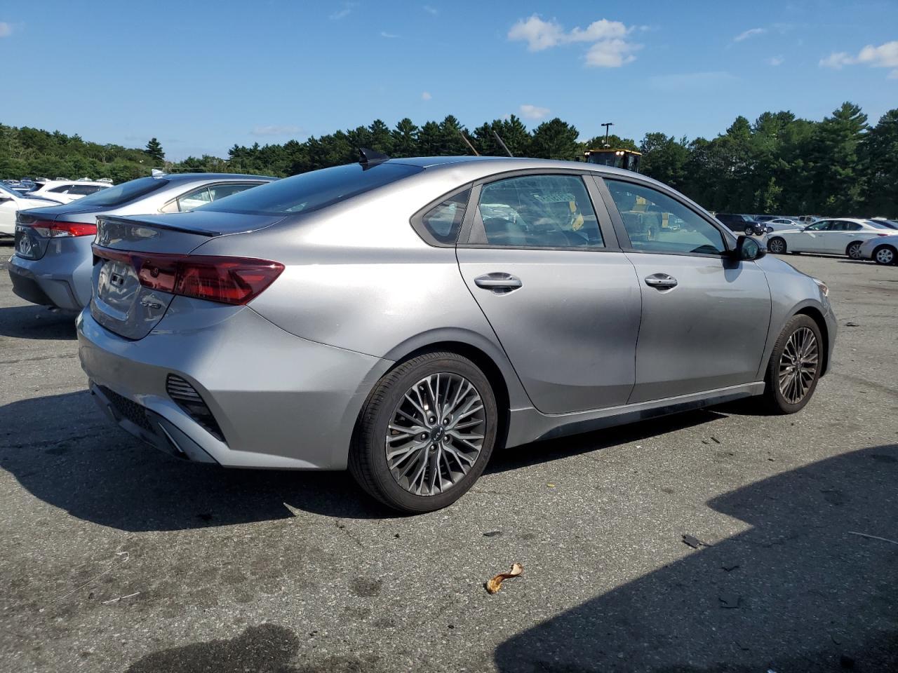 2023 Kia Forte Gt Line - Image 3
